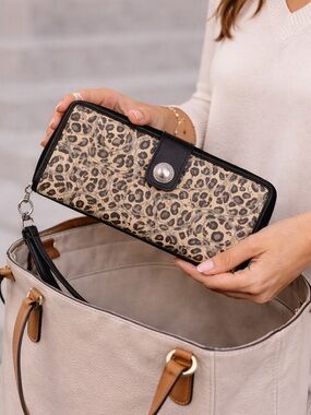 Coach Leopard Signature Wallet Zip Around Brown Black Animal Print Clutch